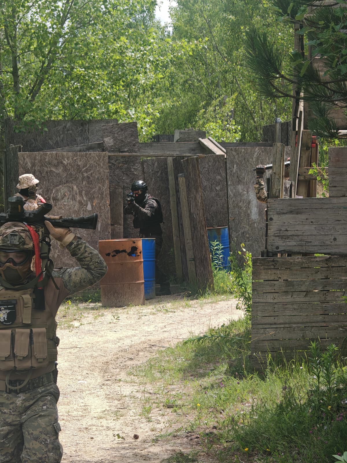 Kültéri airsoft játék a West Gate terepén