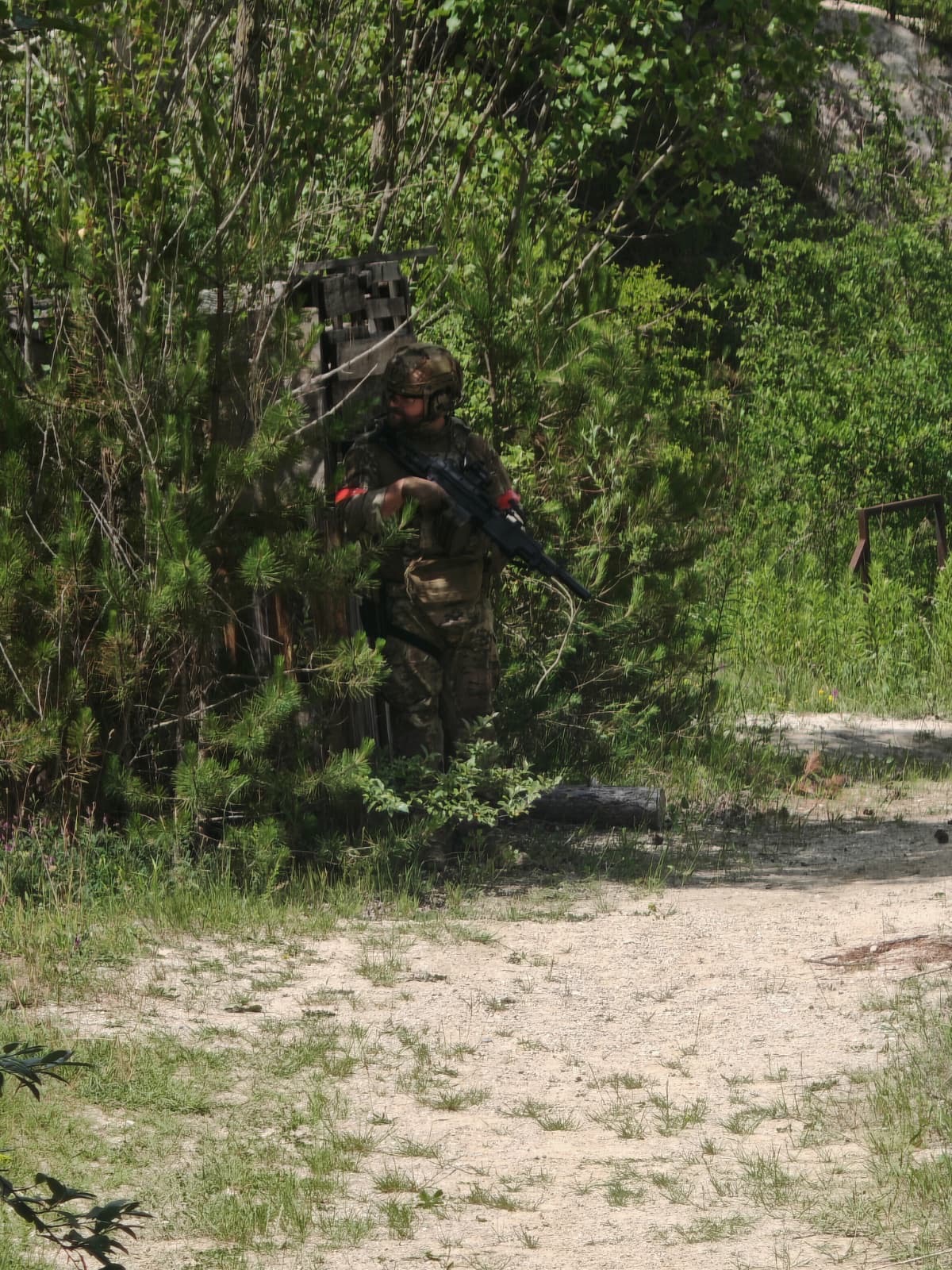 Kültéri airsoft játék a West Gate terepén