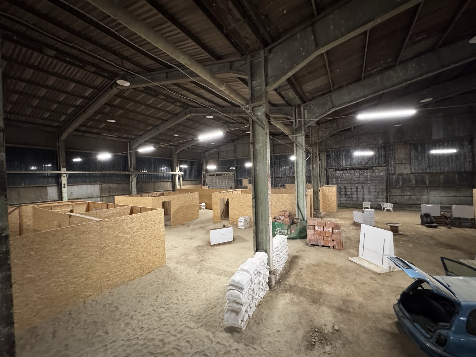 Kültéri airsoft játék a West Gate terepén