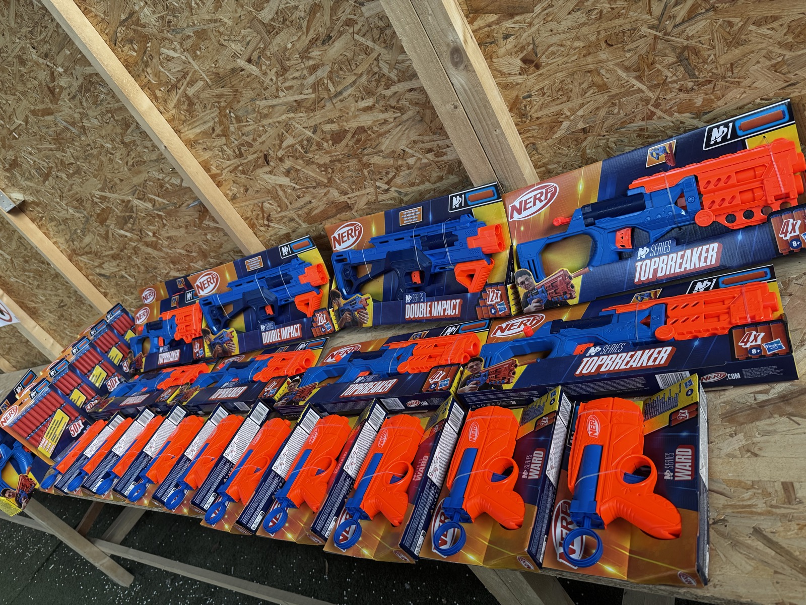 Nerf felszerelés és játék a West Gate-nél