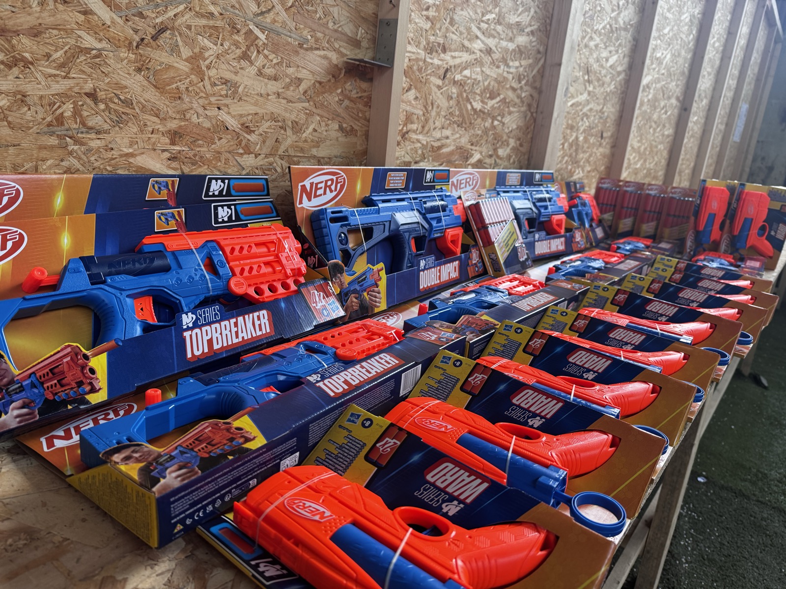 Nerf felszerelés és játék a West Gate-nél
