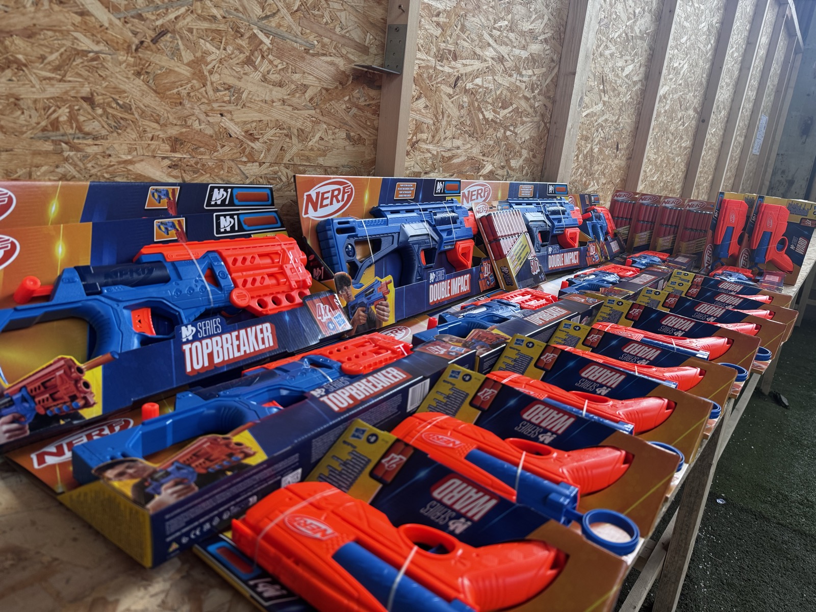 Nerf felszerelés és játék a West Gate-nél